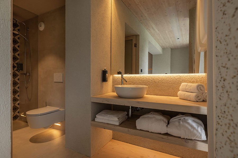 Classicdoubleroombathroom1