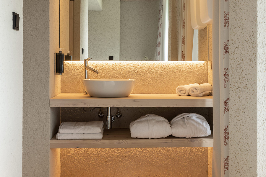 Classicdoubleroombathroom2