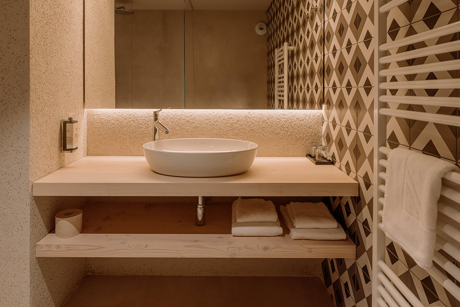 Comfortdoubleroombathroom2